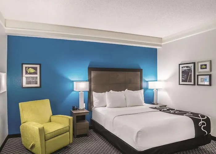La Quinta By Wyndham Chandler Hotel