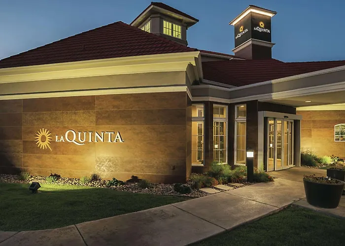 La Quinta By Wyndham Chandler Hotel