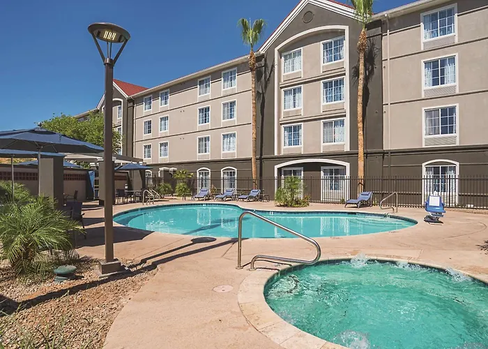 Hotel La Quinta By Wyndham Chandler 3*
