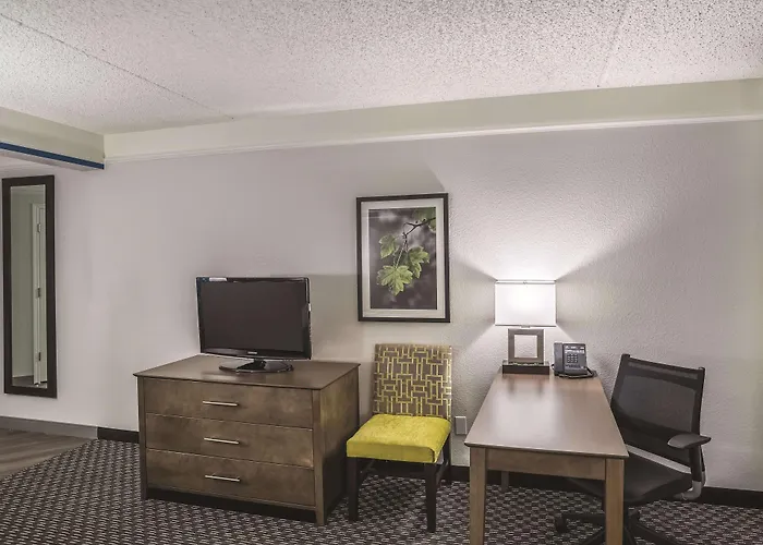 La Quinta By Wyndham Chandler Hotel 3*